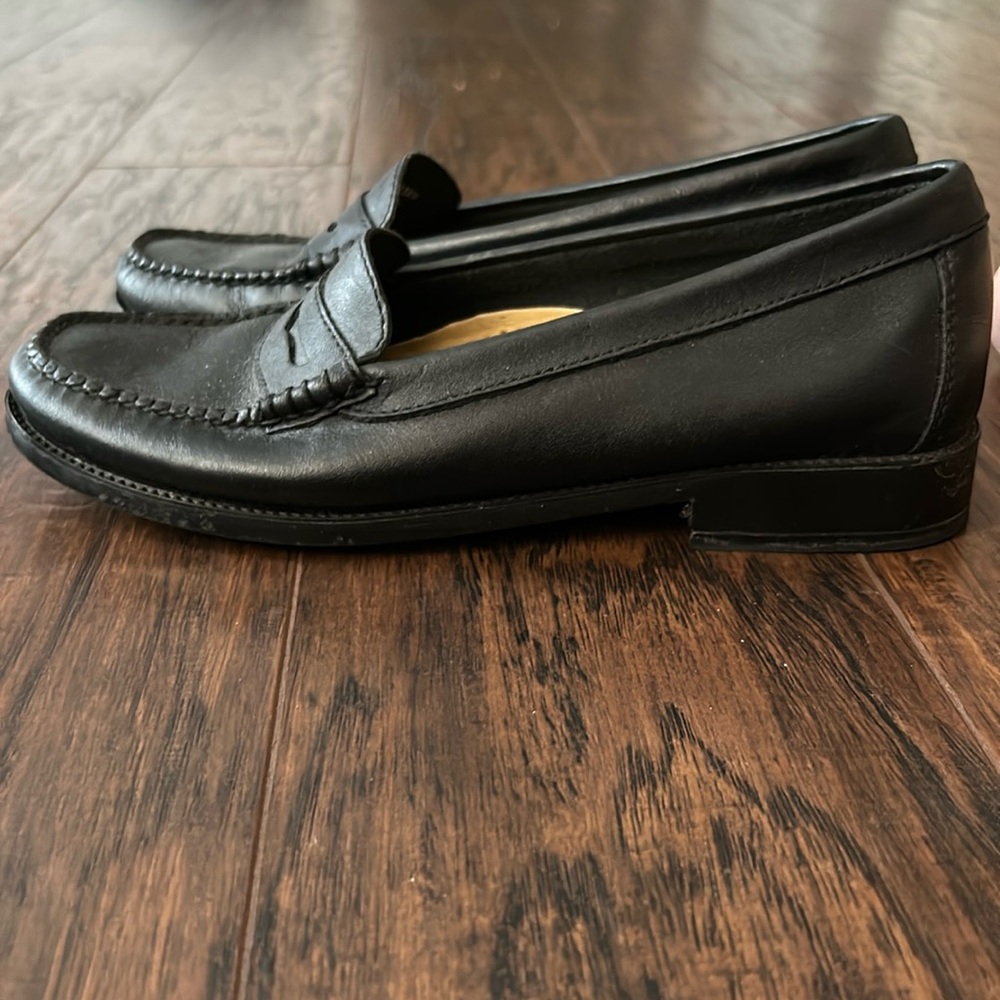 Women’s Bass weejuns size 8